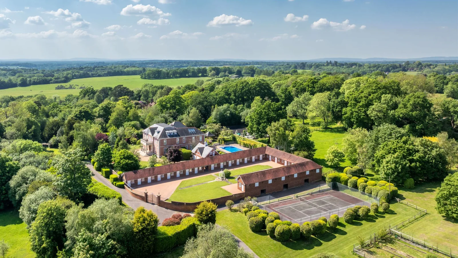 Splendid country houses for sale in the Cotswolds | Country Life