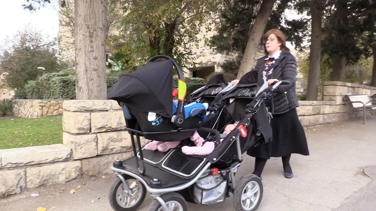Pushchairs Double, Triple & Quad Buggies from LotsOfBabies.com