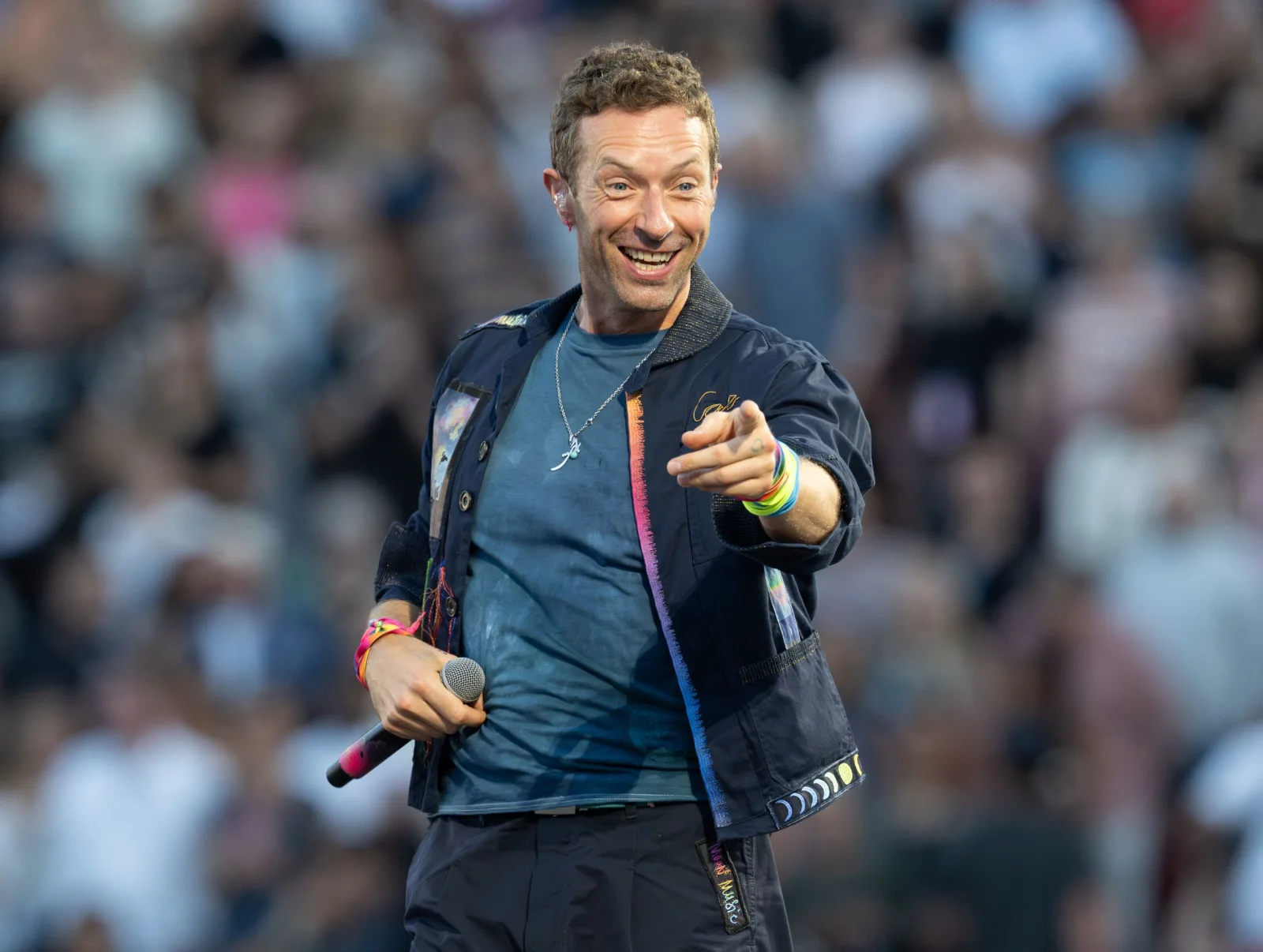 Astronomer CEO Andy Byron Steps Down Following Coldplay Kiss Cam Controversy | Vanity Fair
