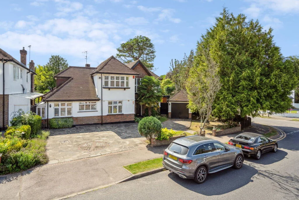 House Prices in Moor Park